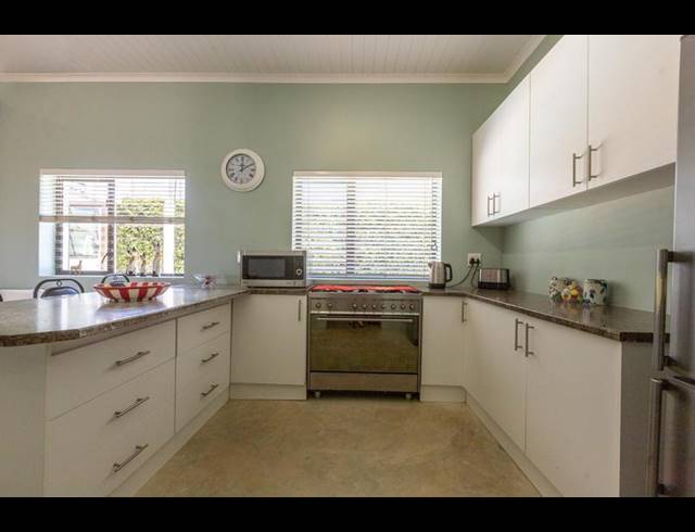 4 BEDROOM HOUSE FOR SALE IN RIEBEEK-KASTEEL